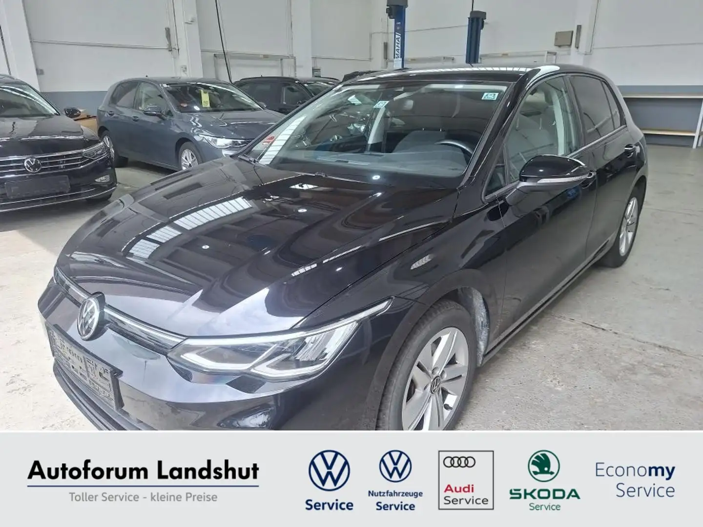 Volkswagen Golf VIII 2.0 TDI Life LED*NAVI*ACC*WINTER-PAKET Zwart - 1
