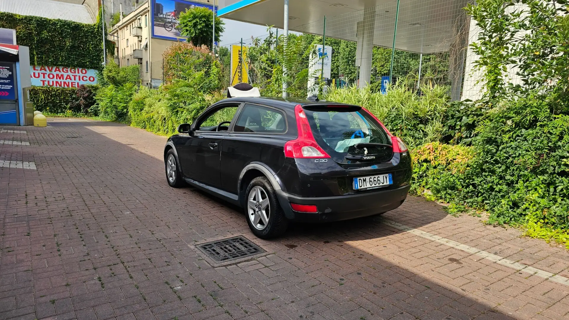 Volvo C30 1.6 D Summum Nero - 2