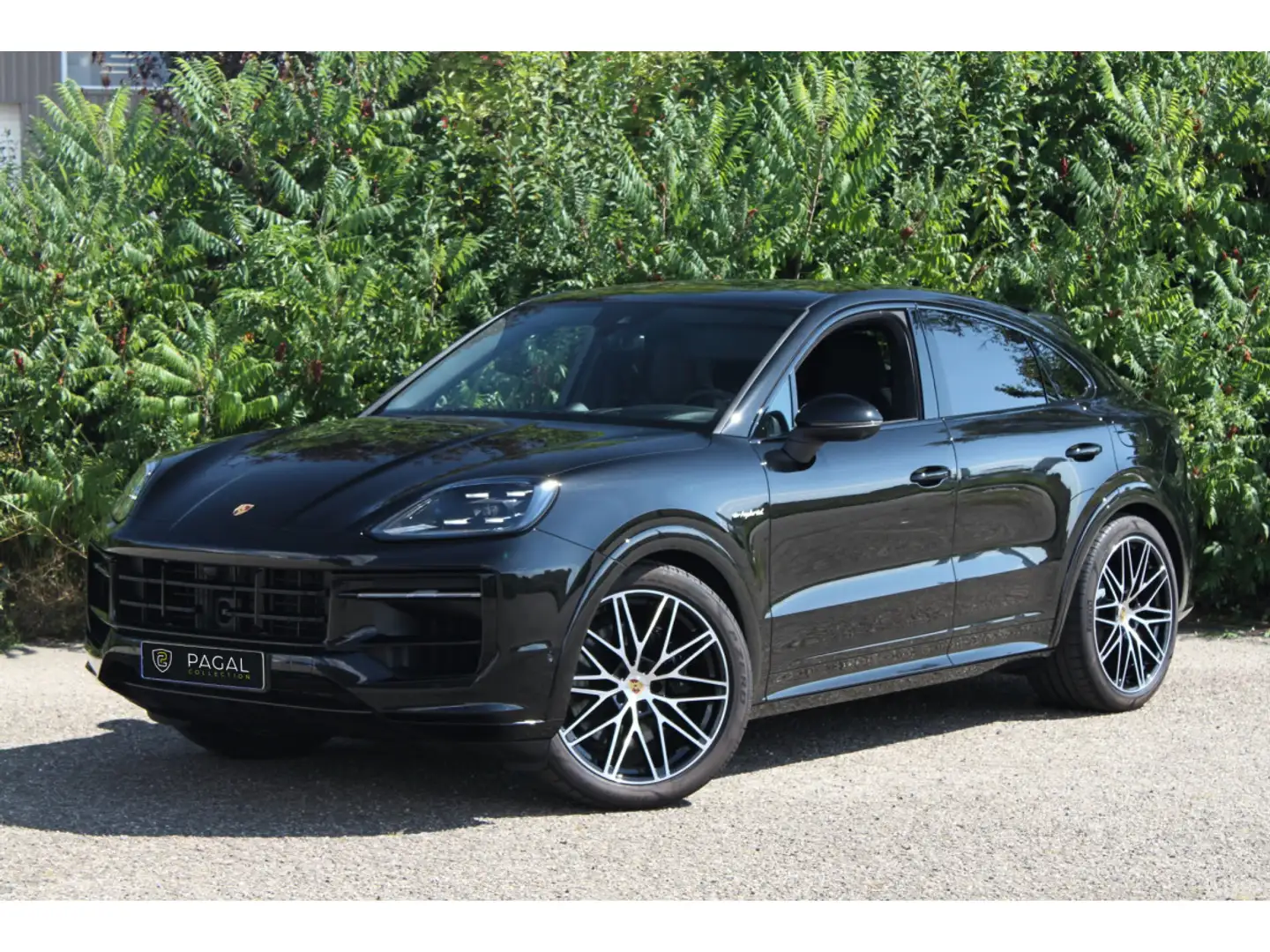 Porsche Cayenne Coupé E-Hybrid 470Ch | LLD 1990e/Mois | Immat FR | Noir - 1