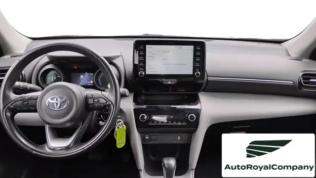 Toyota Yaris Cross view 3