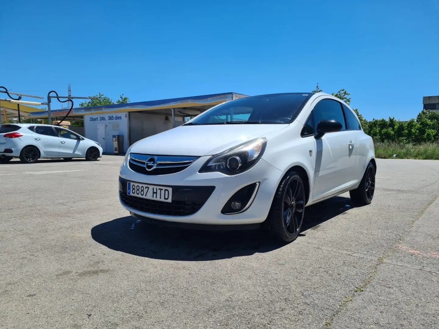 Opel Corsa 1.3CDTi Color Edition - 1