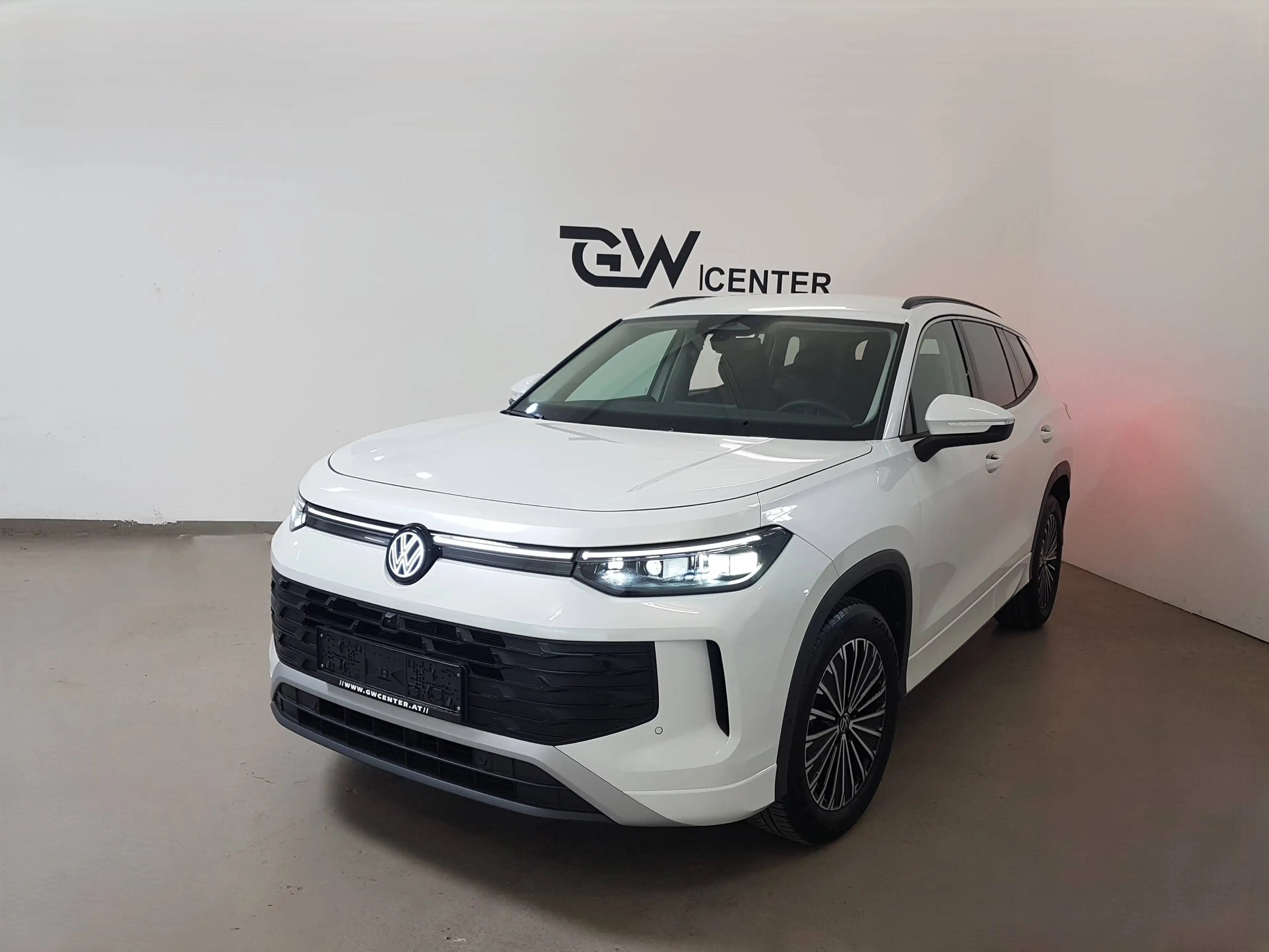 Volkswagen Tayron 1.5 eTSI 110 kW Life IQ Lights-Matrix-AHK 7-Sitzer 360 — photo 2