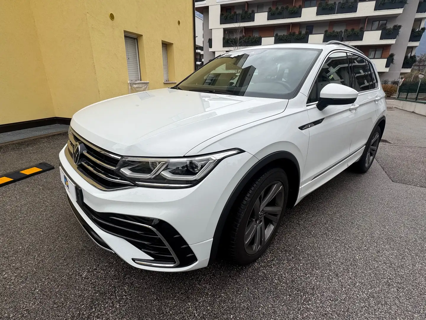 Volkswagen Tiguan 2.0 tdi R-Line 150cv dsg - 2