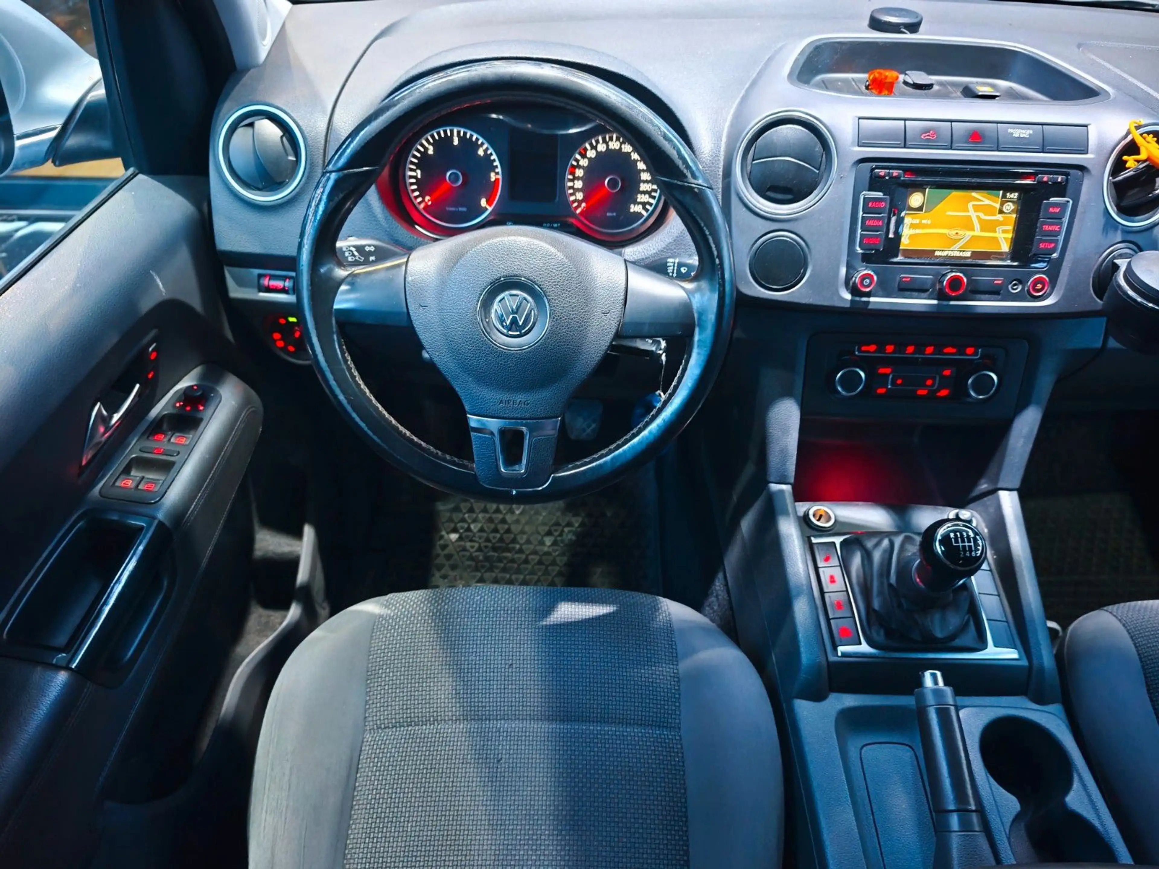 Volkswagen Amarok Highline DoubleCab 4Motion — photo 16