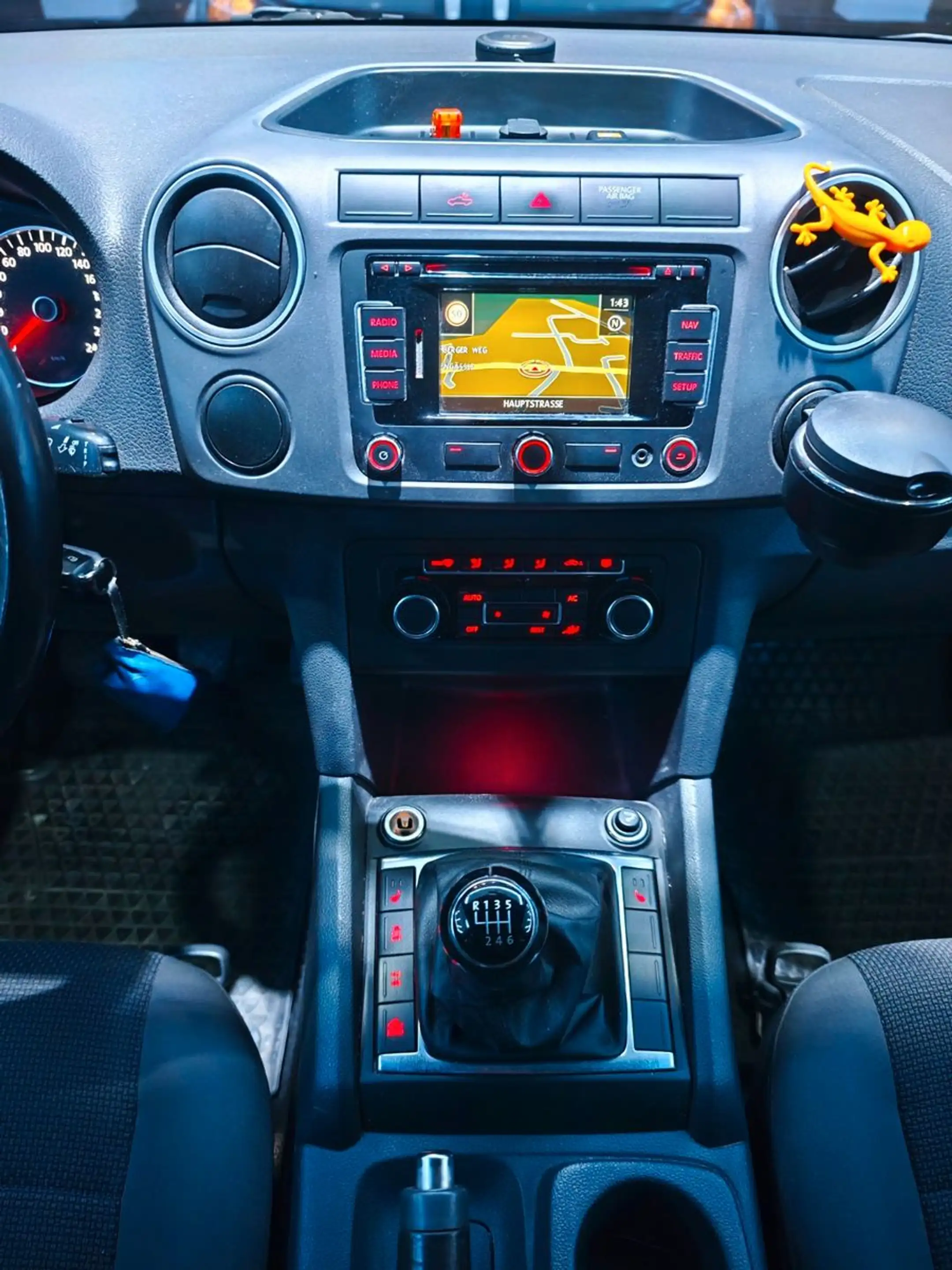 Volkswagen Amarok Highline DoubleCab 4Motion — photo 17