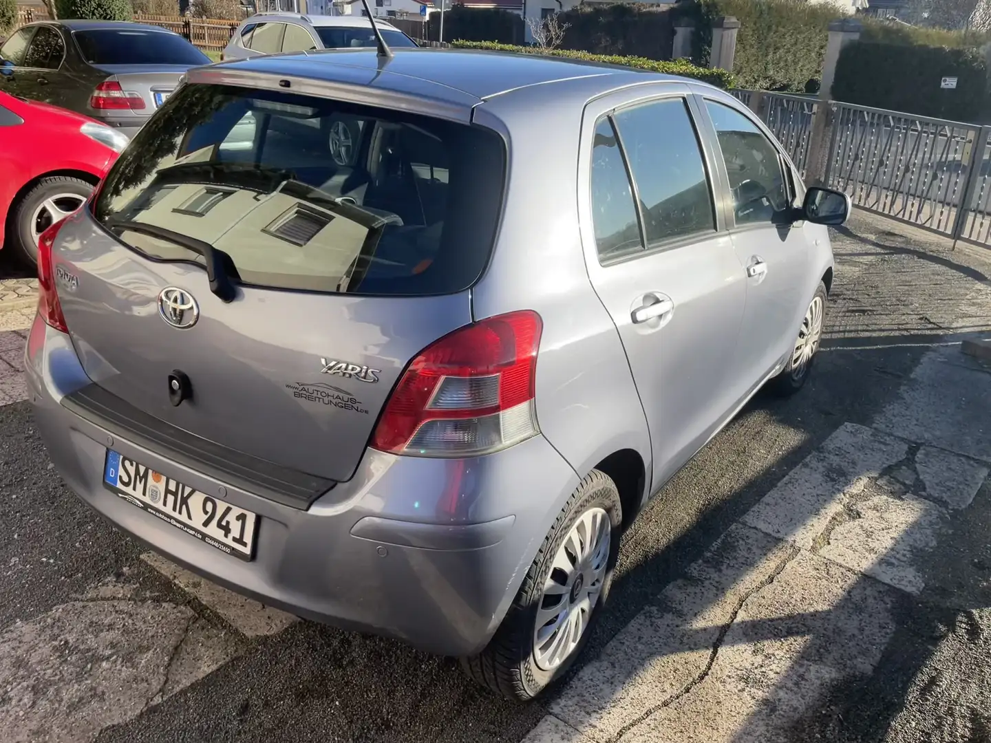 Toyota Yaris Life Blau - 2