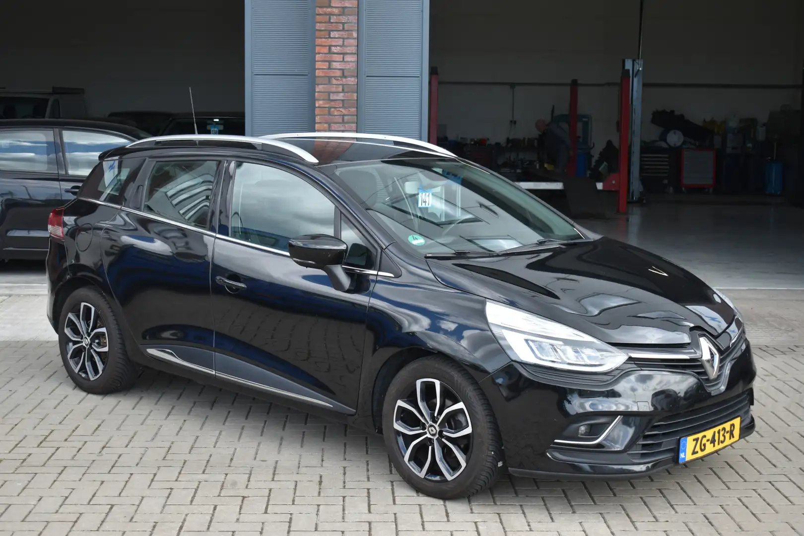 Renault Clio Estate 1.5 dCi Ecoleader Intens Zwart - 1