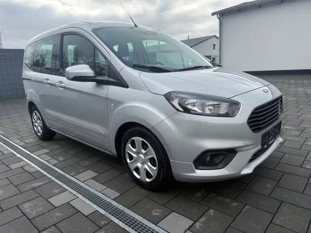 Ford Tourneo Courier Trend