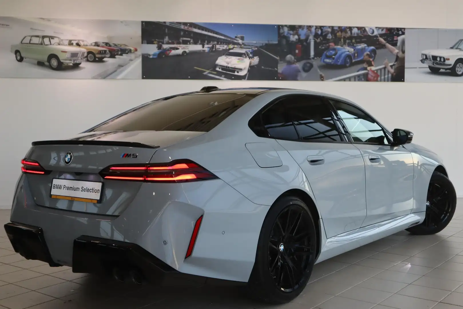 BMW M5 Sedan Direct leverbaar!! / Driving Assistant Profe Gris - 2