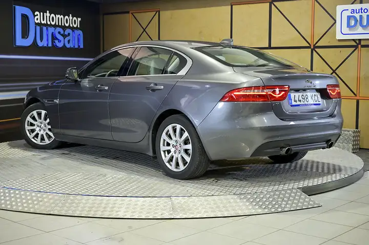 Jaguar XE 2.0 i4 Prestige Aut. 2017, foto 4
