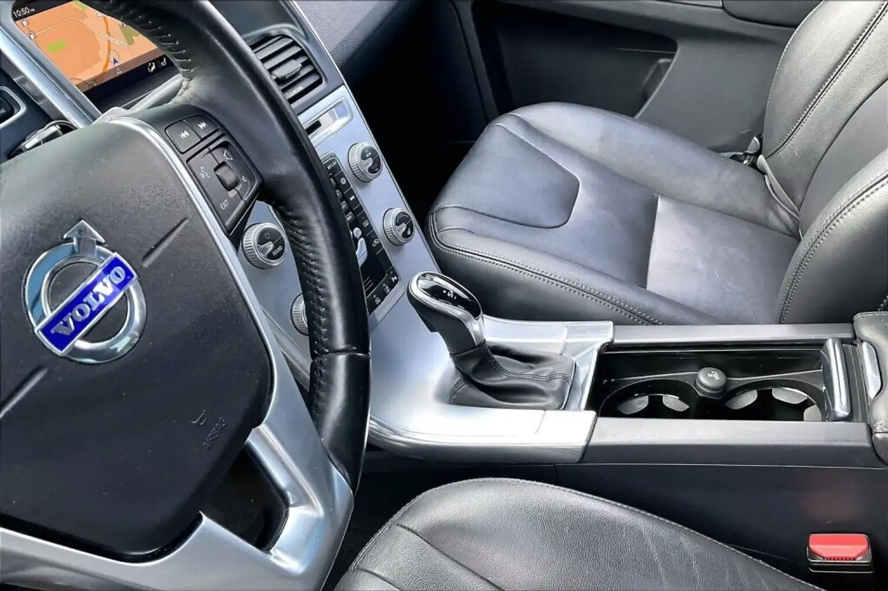 Volvo XC60 снимка Volvo XC60