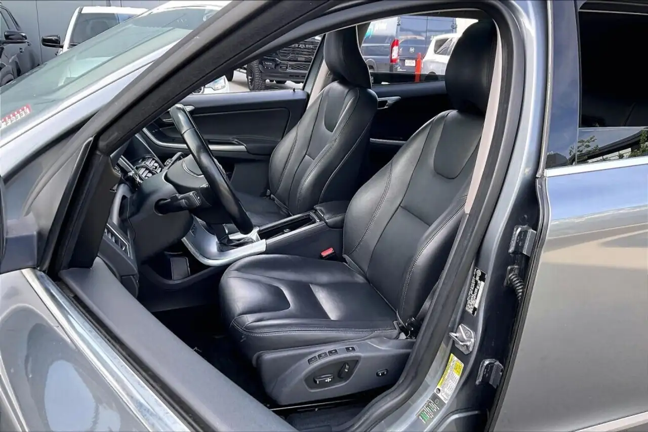 Volvo XC60 снимка Volvo XC60