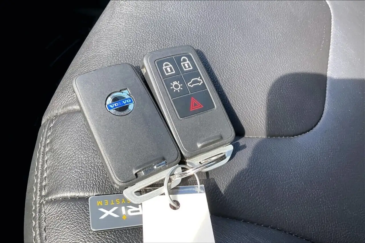 Volvo XC60 снимка Volvo XC60
