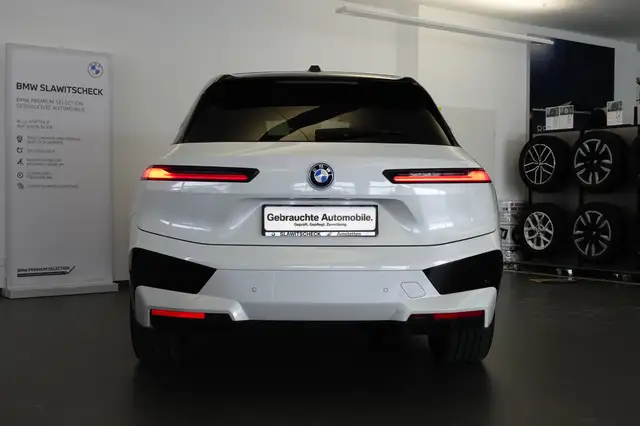 BMW iX xDrive50 I20 Ansicht 4