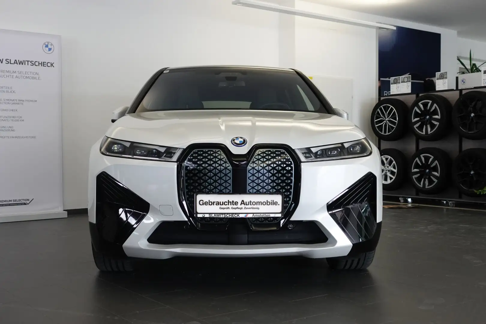 BMW iX xDrive50 I20 Weiß - 2