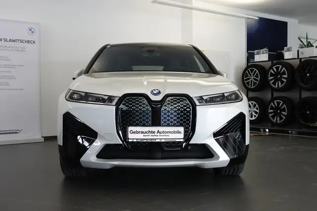 BMW iX xDrive50 I20 Ansicht 2