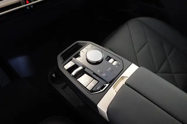 BMW iX xDrive50 I20 Ansicht 18