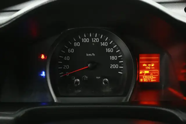 Nissan NV200 view 13