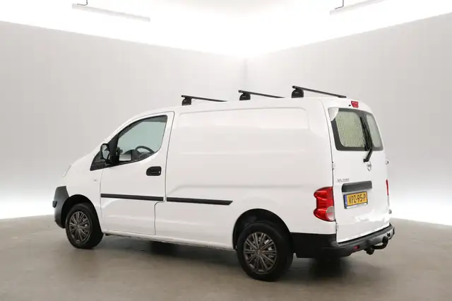 Nissan NV200 view 4