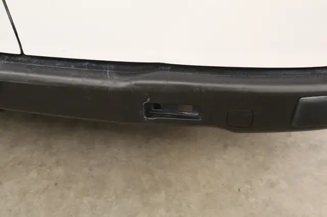 Nissan NV200 view 25