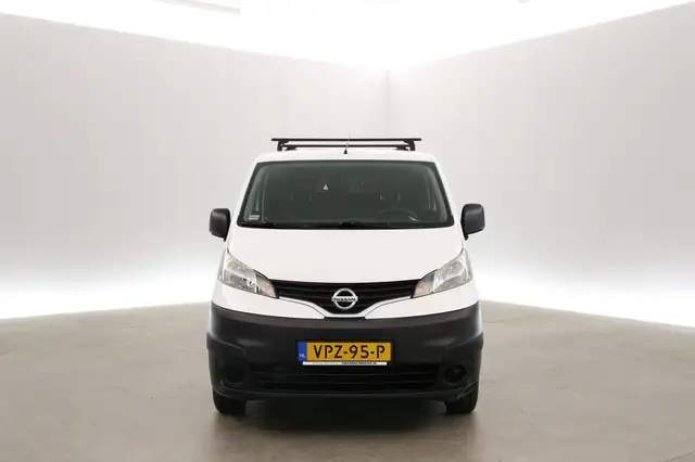 Nissan NV200 view 7