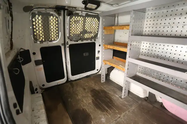 Nissan NV200 view 20