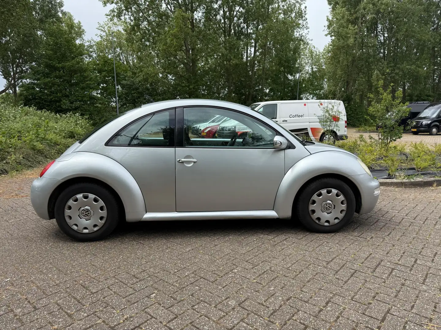 Volkswagen New Beetle 1.6 Airco Silver Dream Сірий - 2