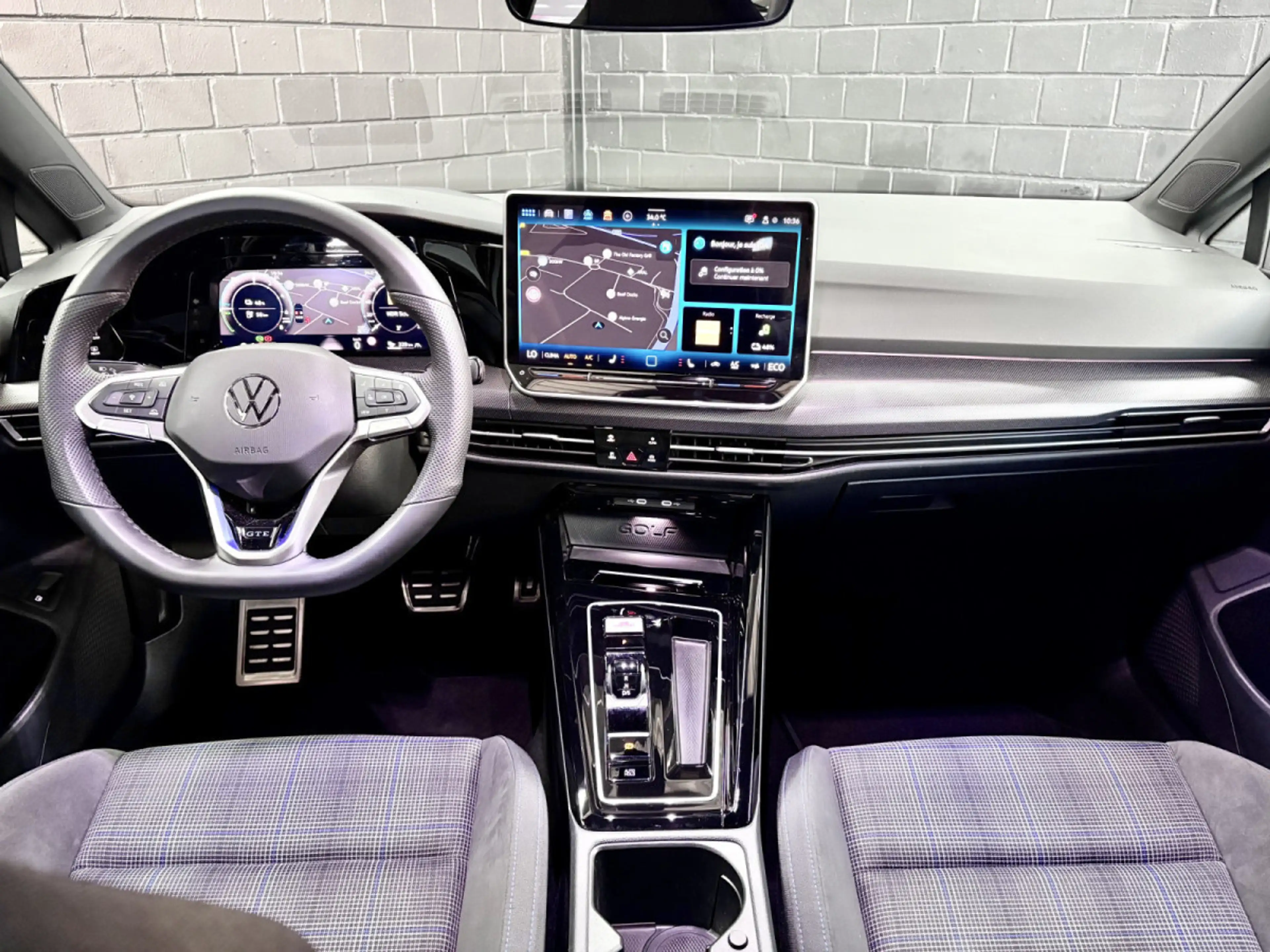 Volkswagen Golf GTE VIII PHASE 2  1.5 eHybrid 272 CV DSG 6 *ATTELAGE* — photo 8