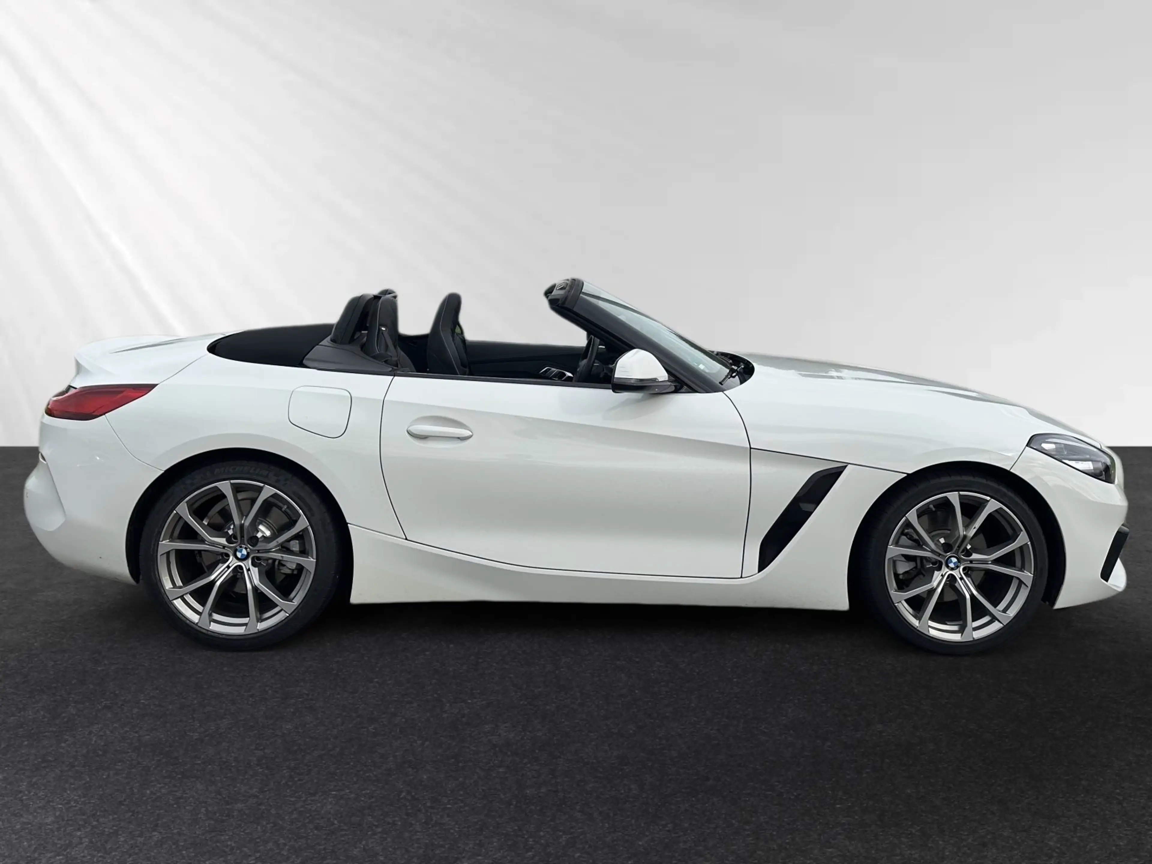 BMW Z4 sDrive20i Sport Line LCProf — photo 2