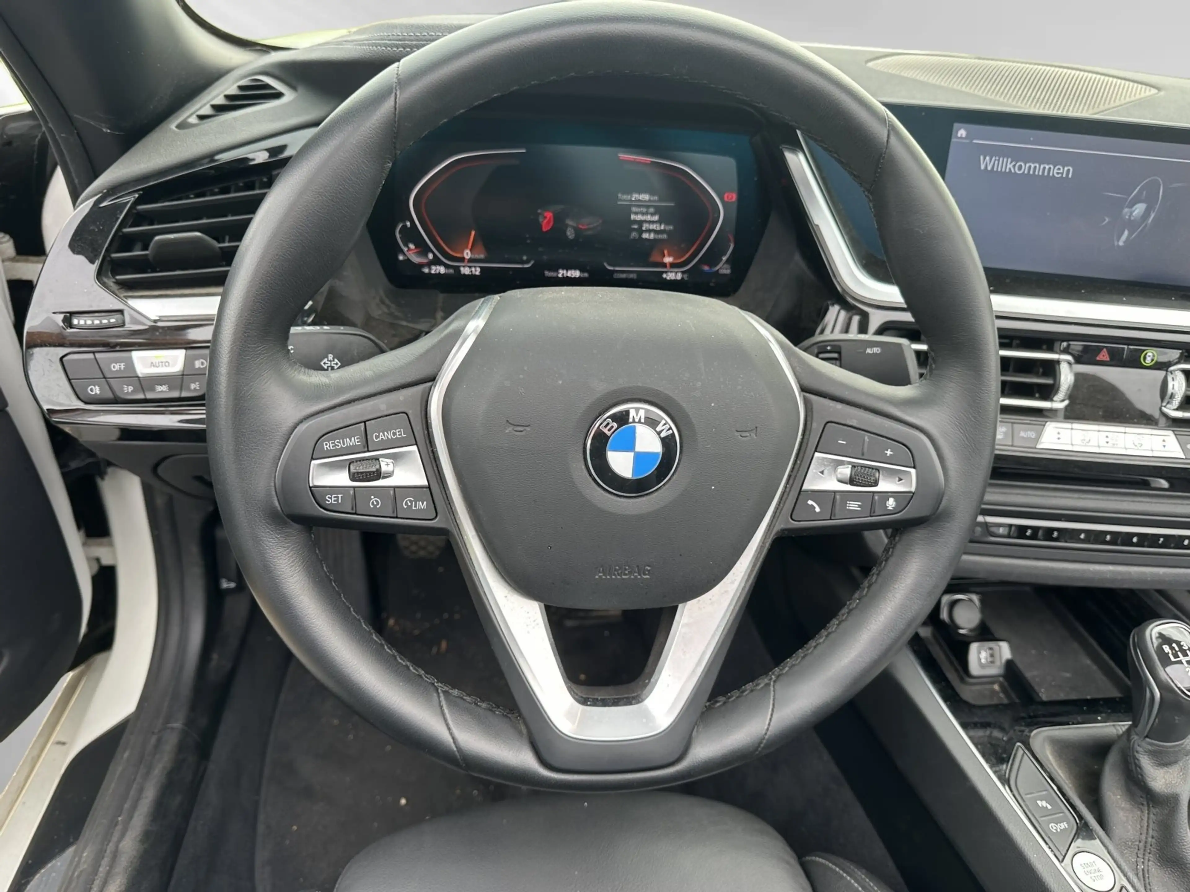 BMW Z4 sDrive20i Sport Line LCProf — photo 9