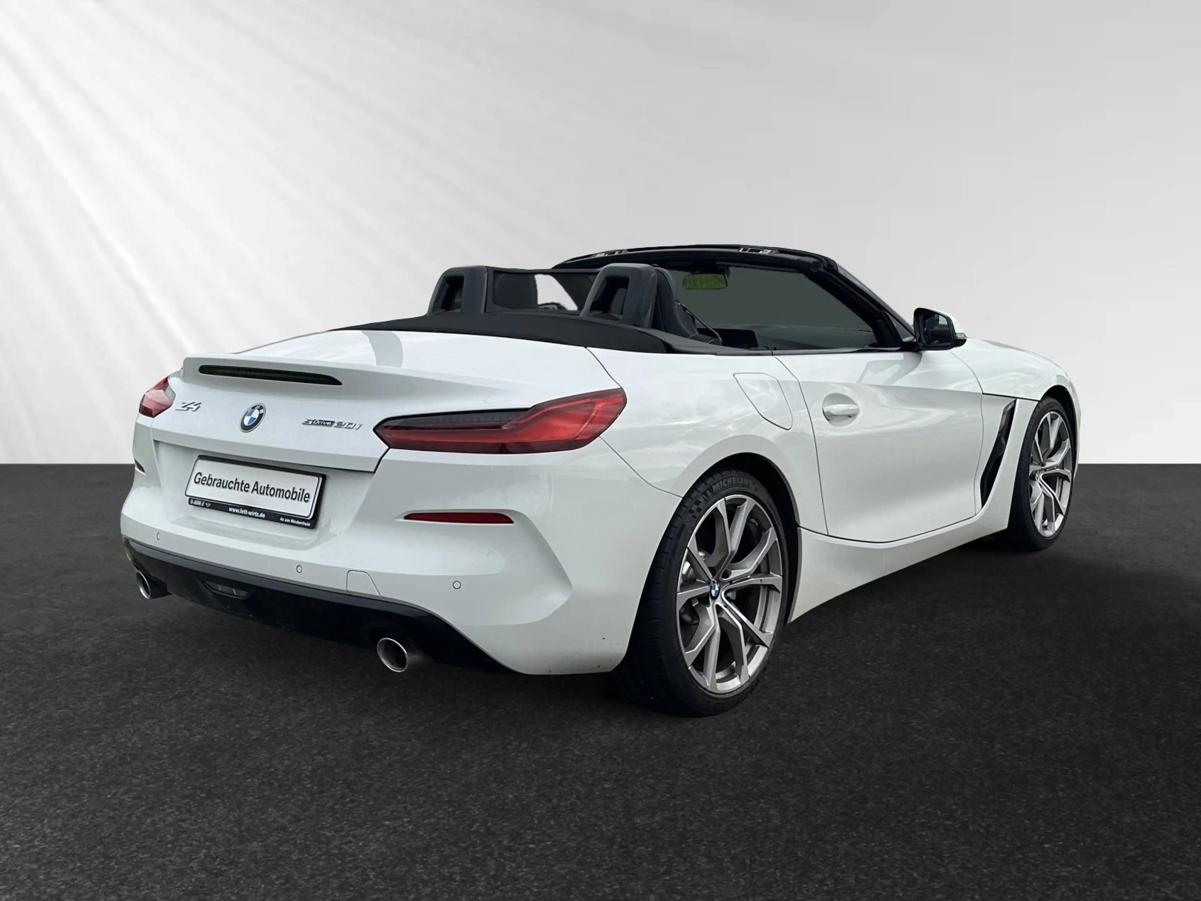 BMW Z4 sDrive20i Sport Line LCProf — photo 3