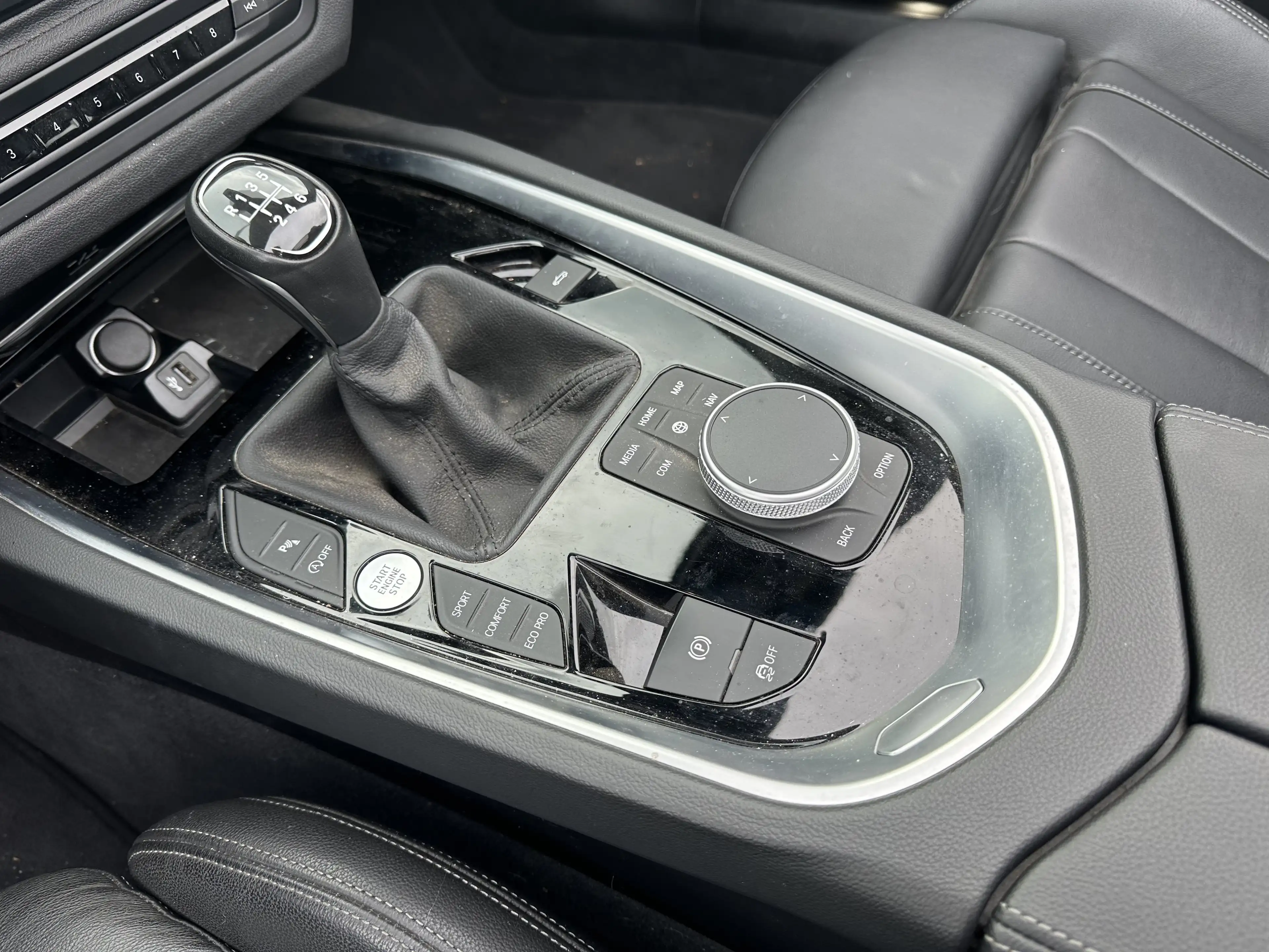 BMW Z4 sDrive20i Sport Line LCProf — photo 11