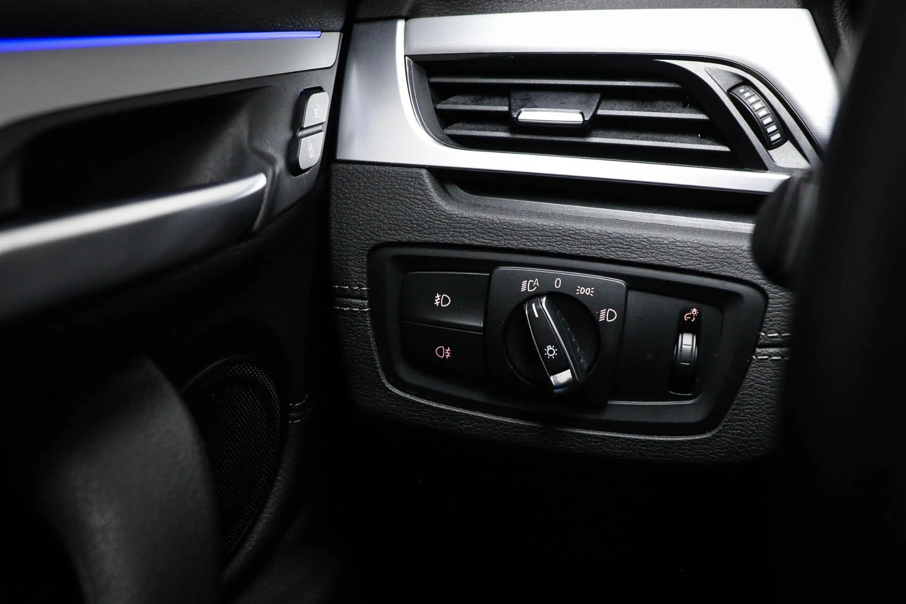 BMW X2 sDrive20i M-Sport Edition | PANORAMADAK | DAB | DR — photo 32