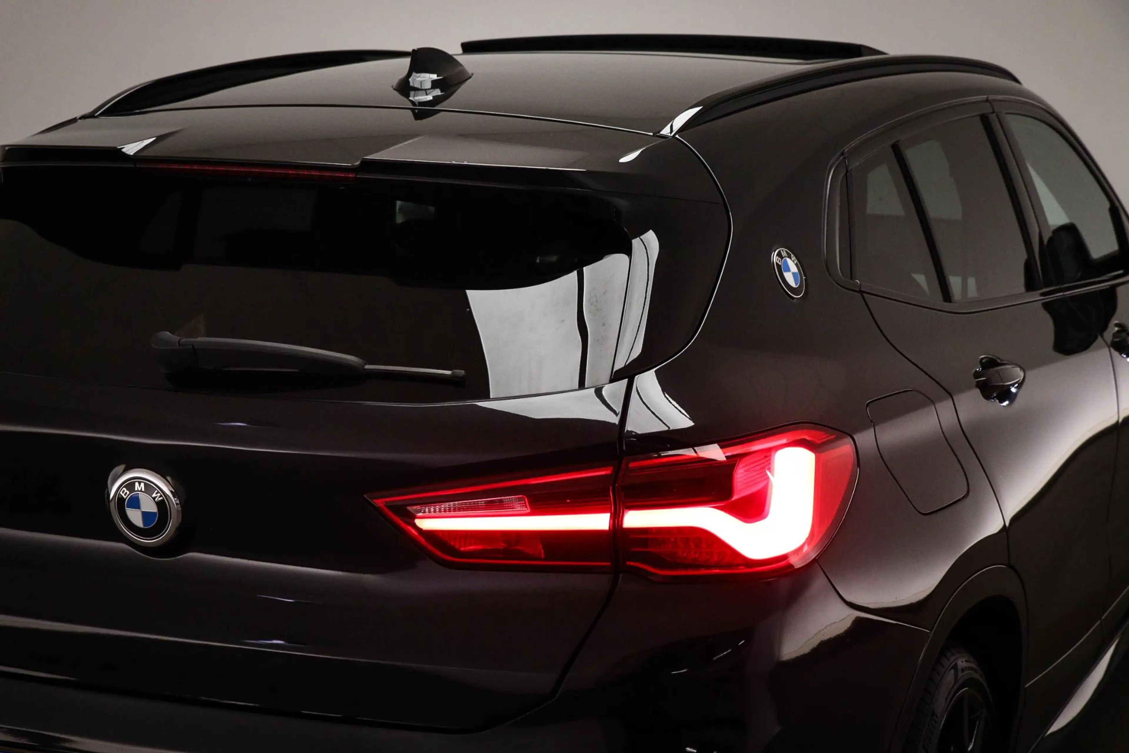 BMW X2 sDrive20i M-Sport Edition | PANORAMADAK | DAB | DR — photo 25