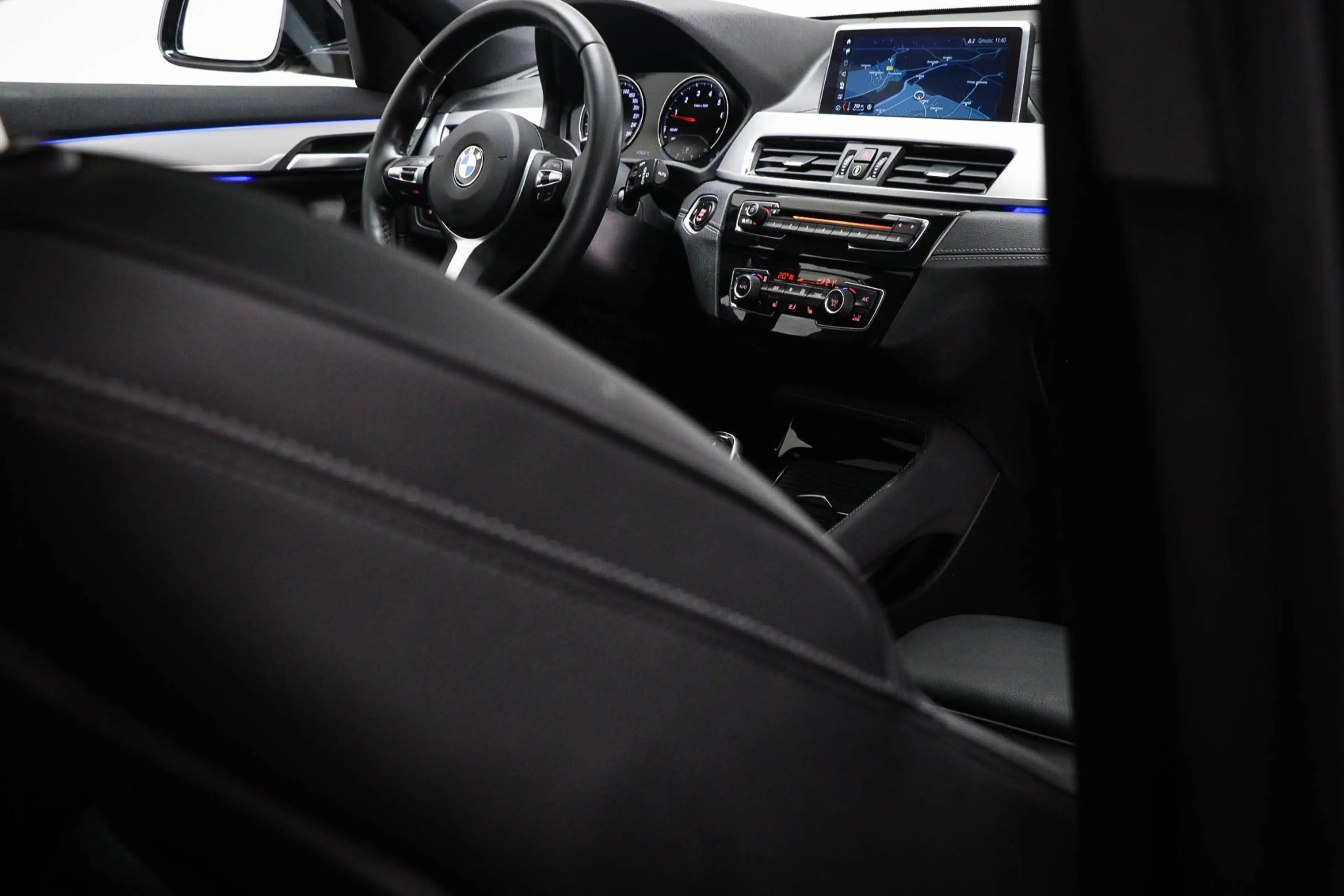 BMW X2 sDrive20i M-Sport Edition | PANORAMADAK | DAB | DR — photo 15