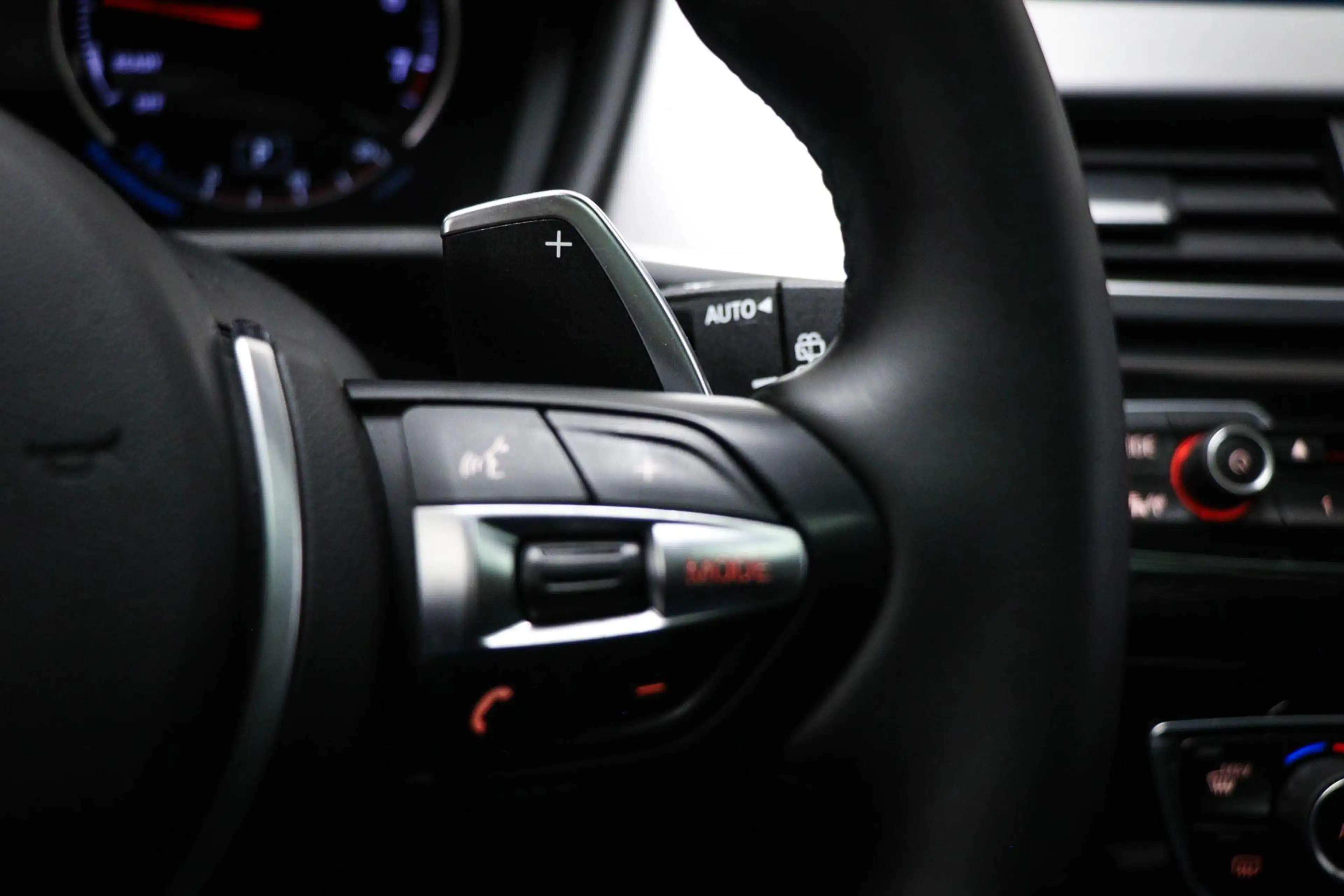 BMW X2 sDrive20i M-Sport Edition | PANORAMADAK | DAB | DR — photo 36