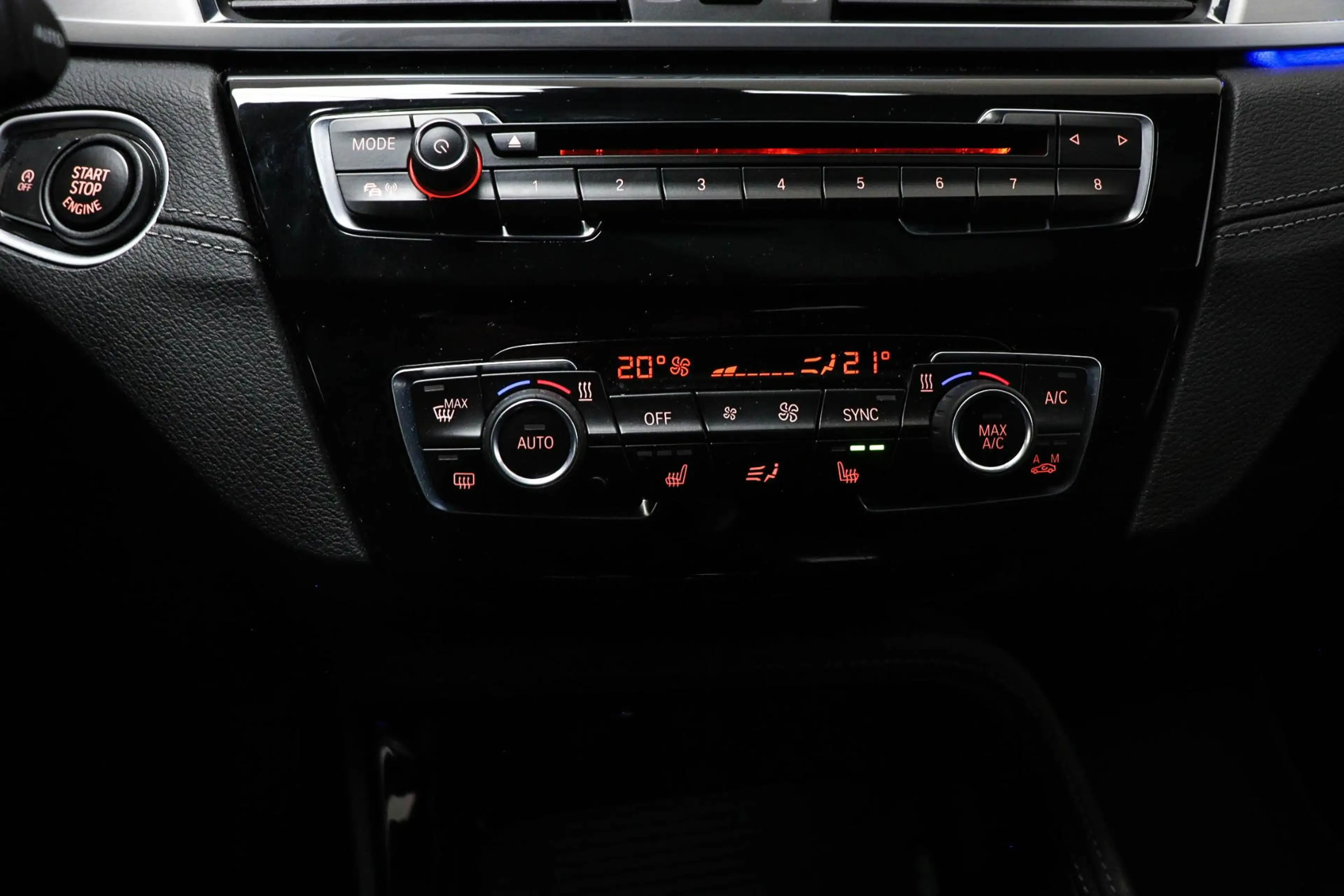 BMW X2 sDrive20i M-Sport Edition | PANORAMADAK | DAB | DR — photo 40