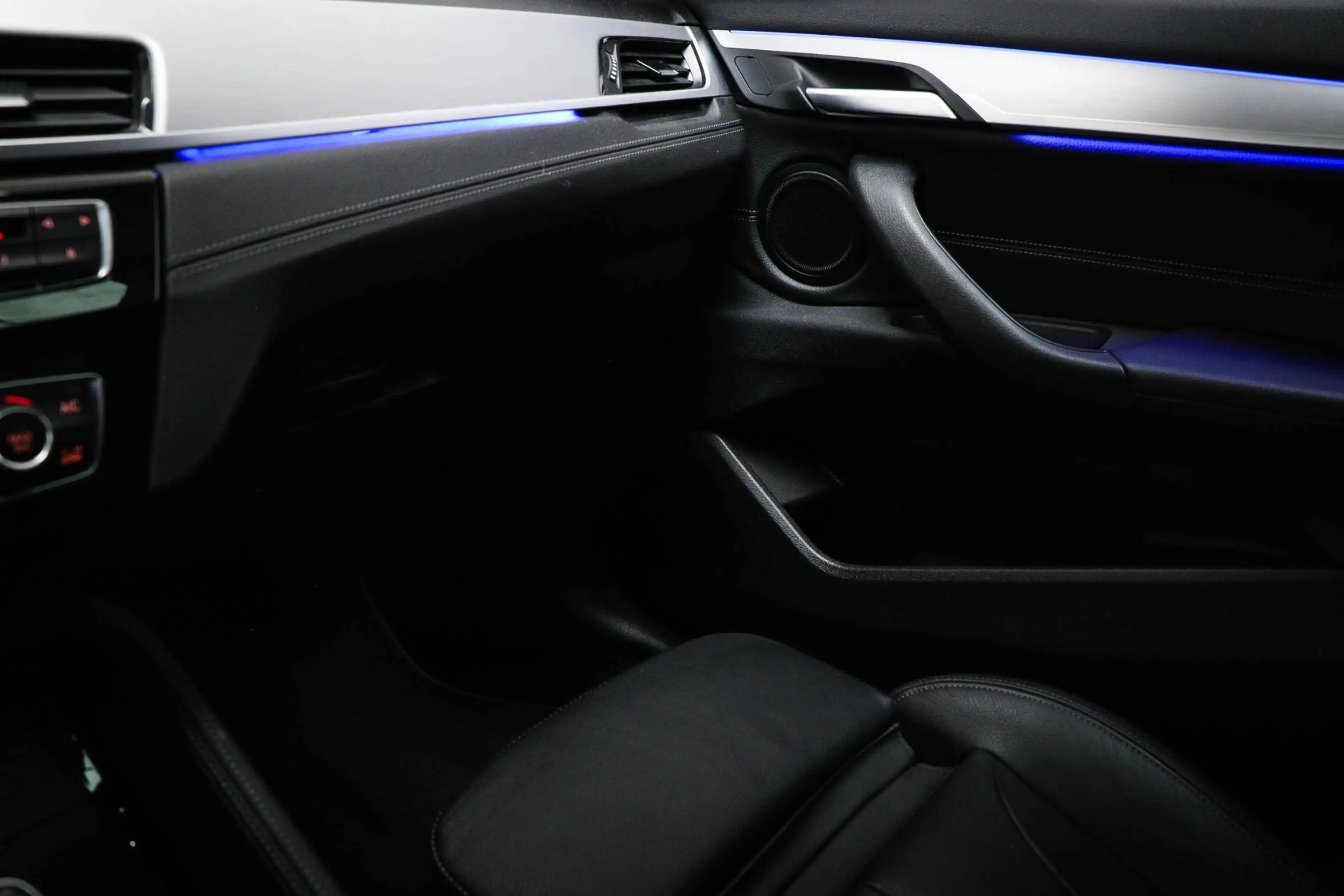 BMW X2 sDrive20i M-Sport Edition | PANORAMADAK | DAB | DR — photo 37
