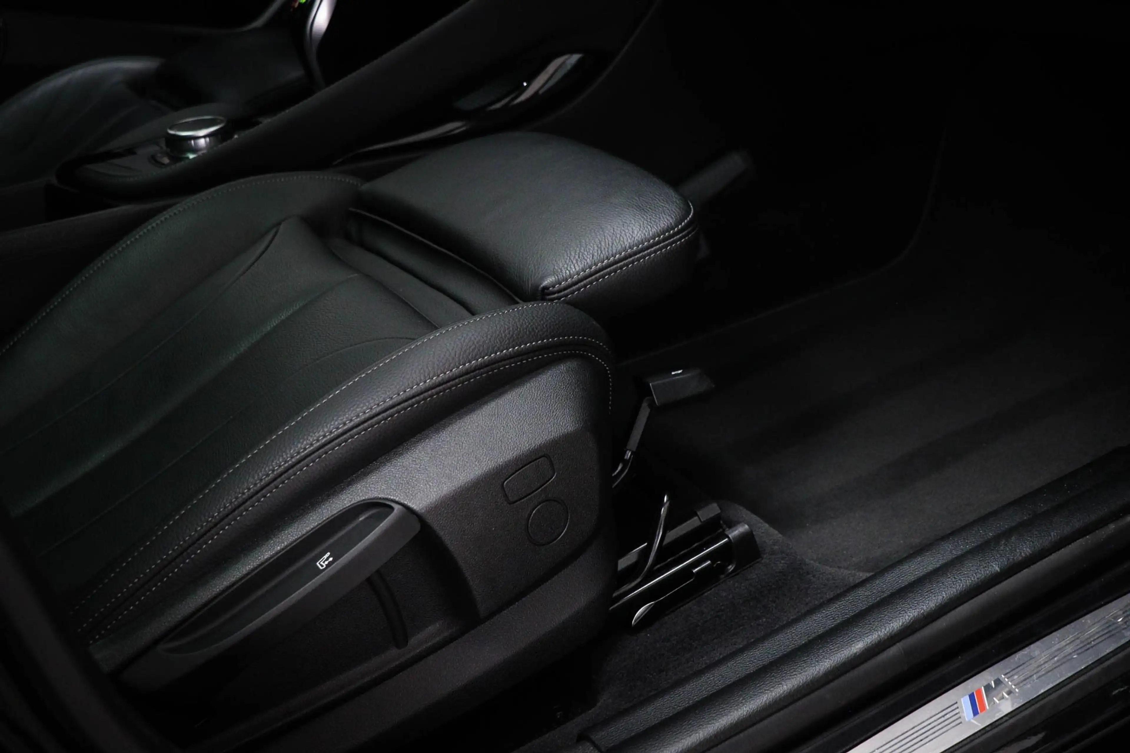 BMW X2 sDrive20i M-Sport Edition | PANORAMADAK | DAB | DR — photo 8