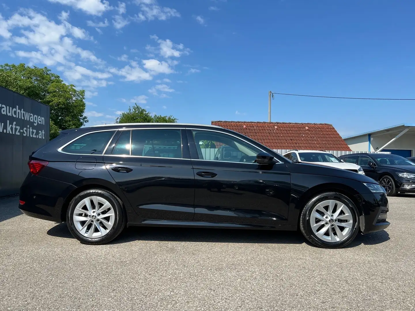 Skoda Octavia Combi 2,0 TDI 4x4 Style DSG | NP: €49.000 Schwarz - 2