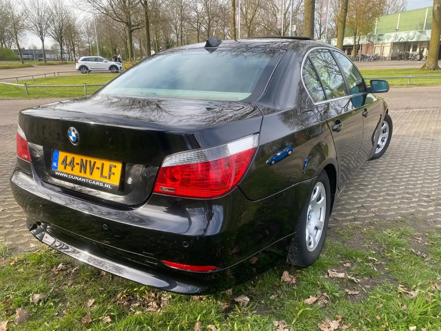 BMW 520 520i Executive LPG Zwart - 2