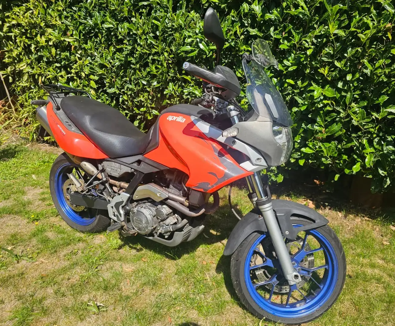 Aprilia Pegaso 650 strada Piros - 1