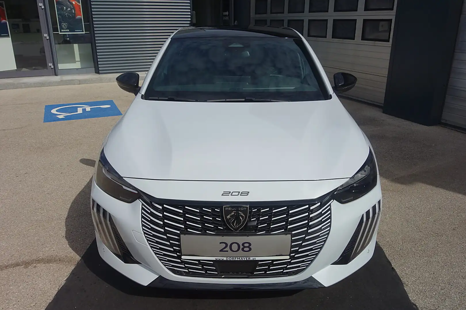 Peugeot 208 Hybrid 145 e-DCS6 GT Weiß - 2