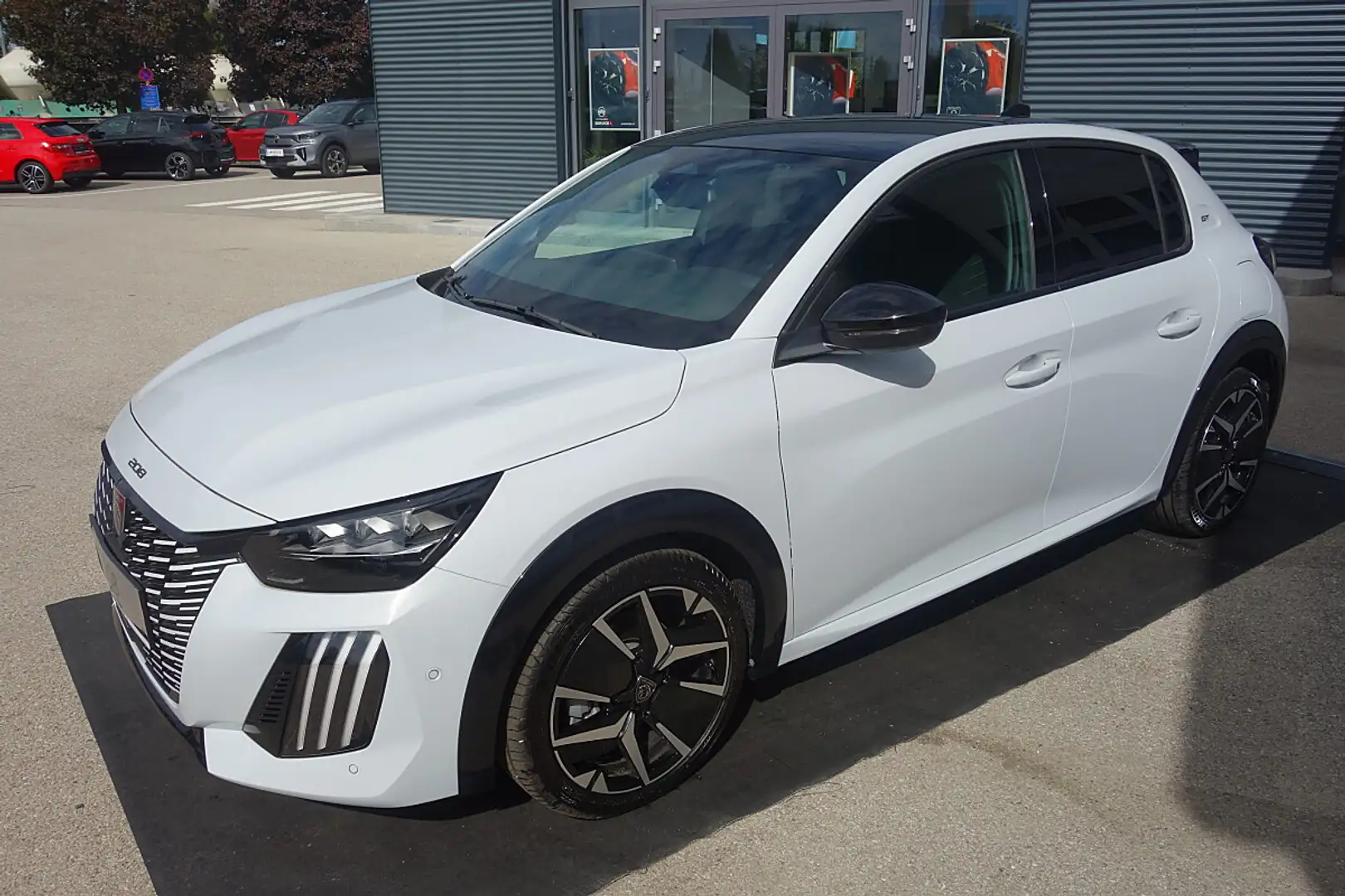 Peugeot 208 Hybrid 145 e-DCS6 GT Weiß - 1