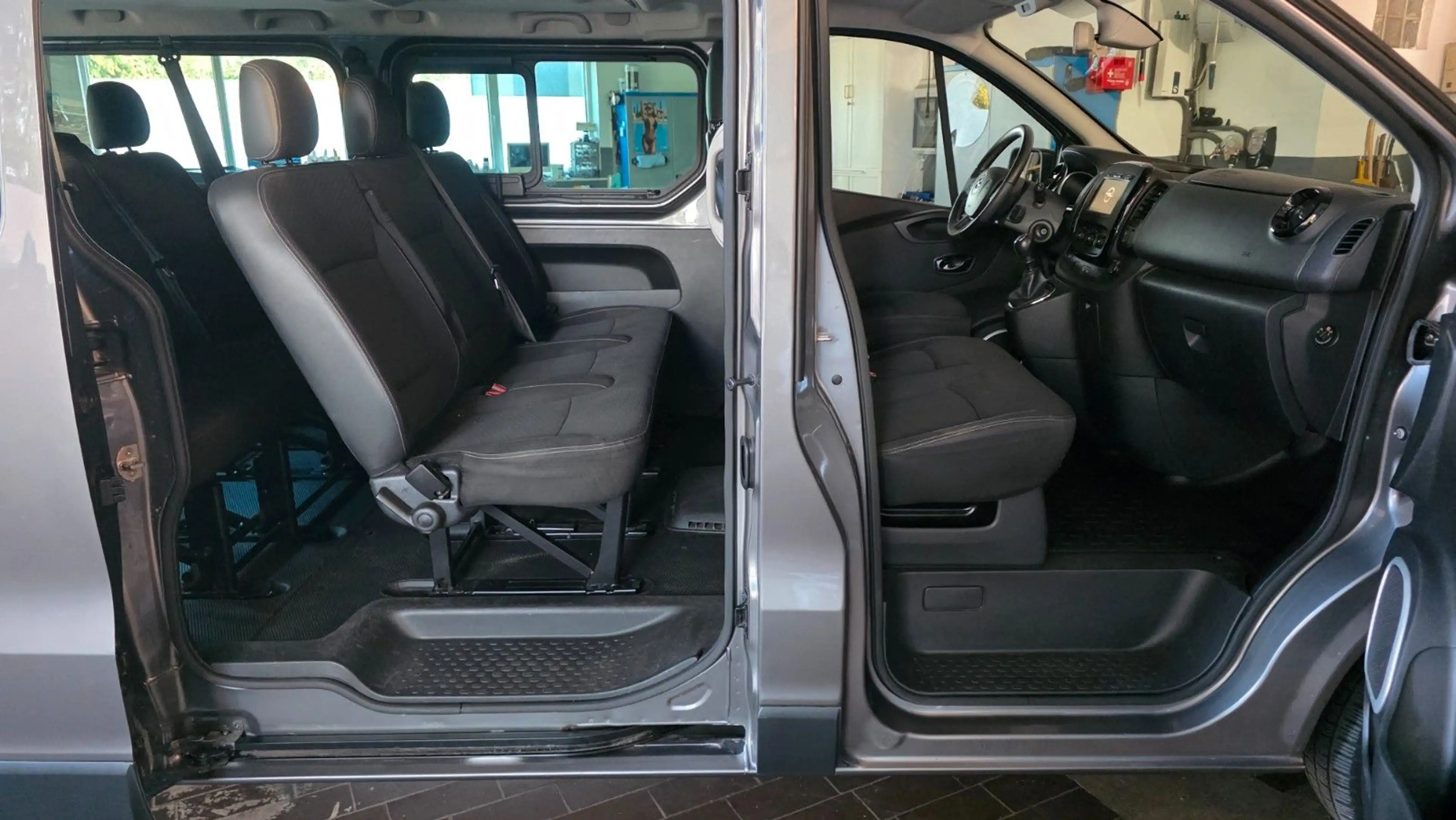 Opel Vivaro B Kombi Combi L2H1 9 Sitze  2,9t — photo 12