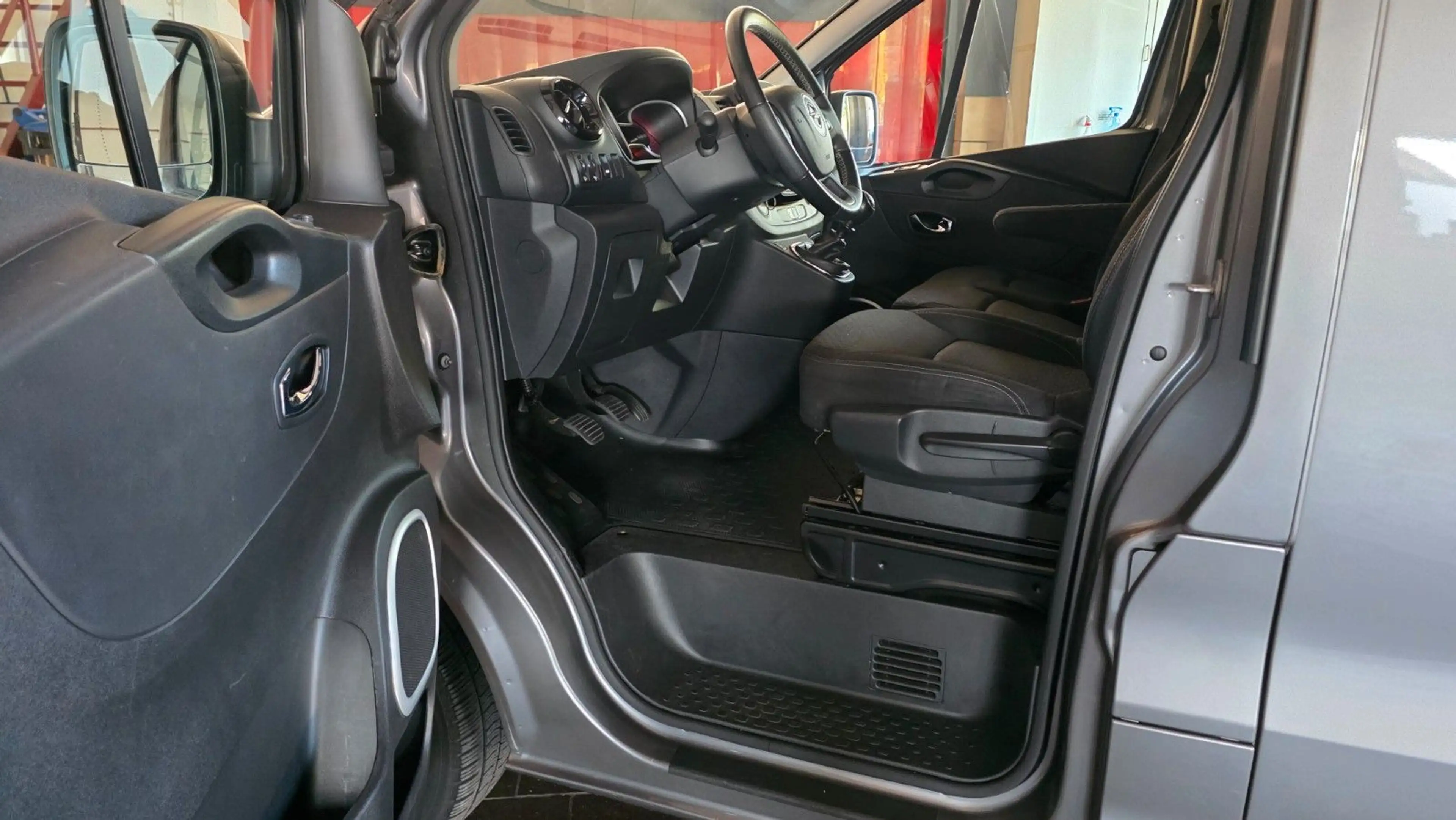 Opel Vivaro B Kombi Combi L2H1 9 Sitze  2,9t — photo 8