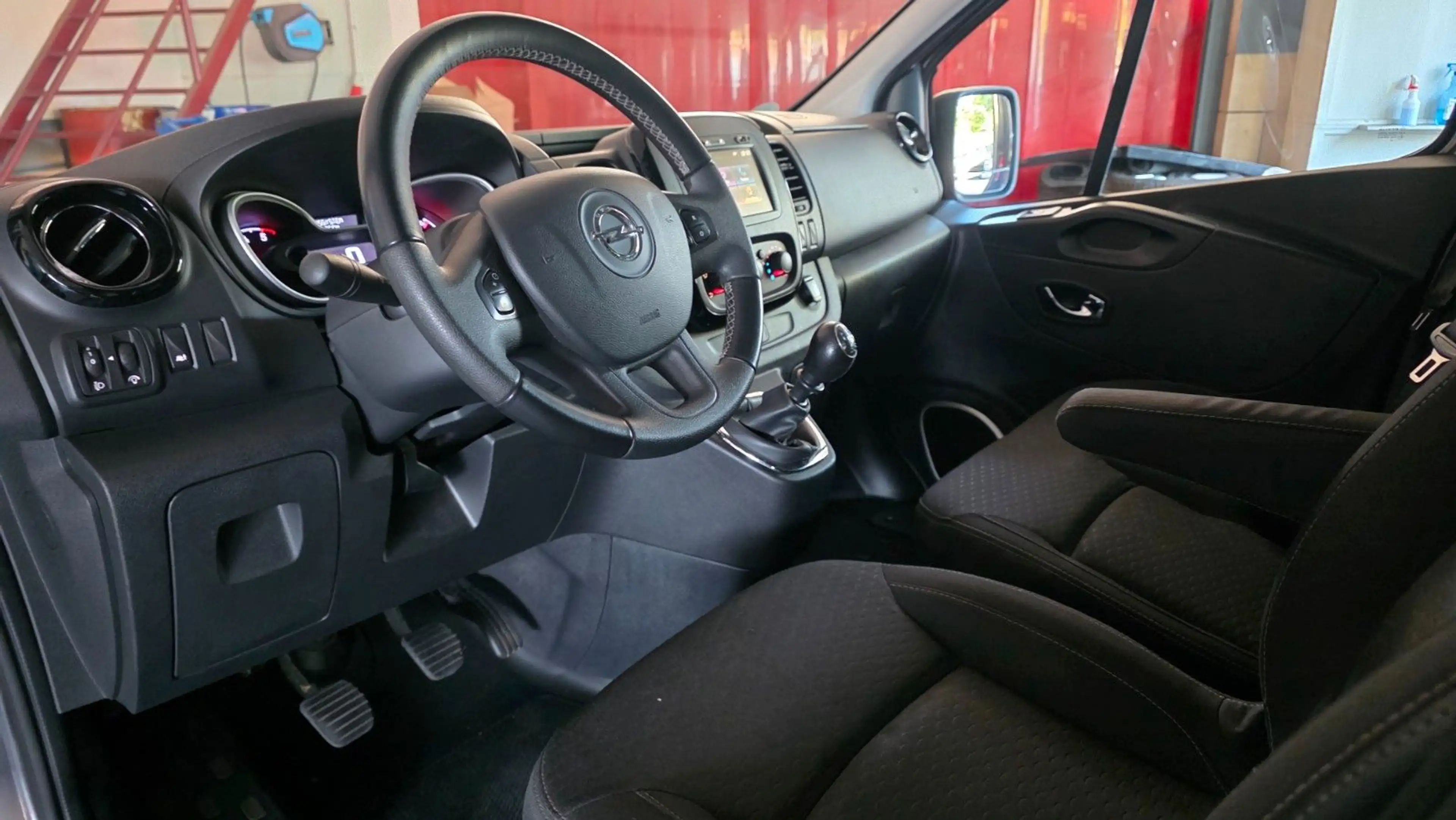 Opel Vivaro B Kombi Combi L2H1 9 Sitze  2,9t — photo 9