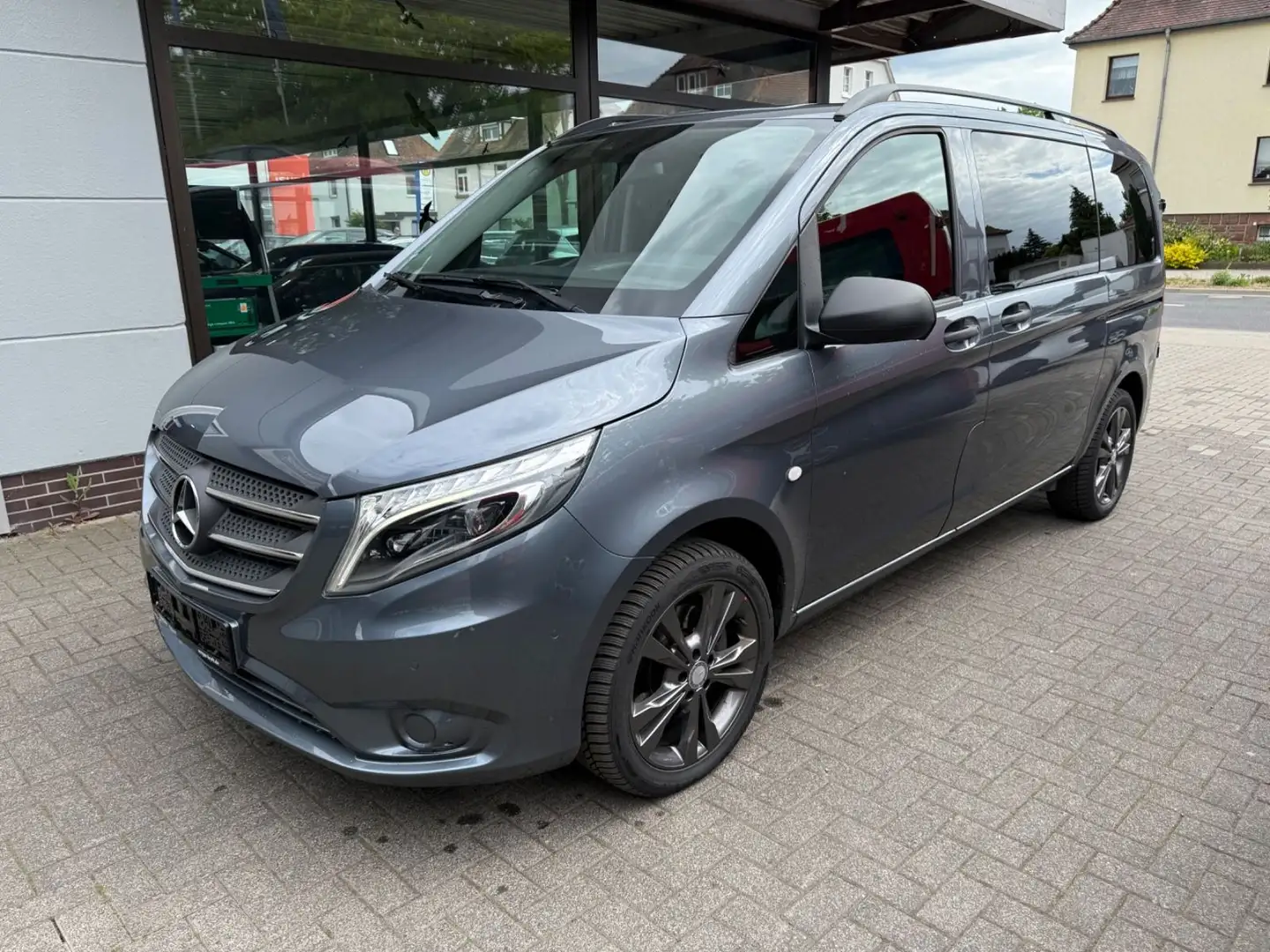 Mercedes-Benz Vito Tourer 119 CDI Select 4MATIC /8-Sitzer/ Gris - 2