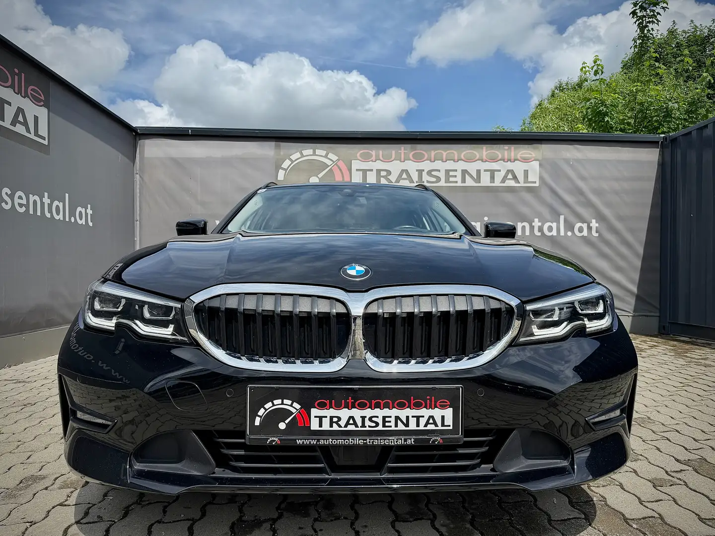 BMW 318 d Touring Aut.Sportsitze/LED/Navi/Live Cockpit! Schwarz - 2