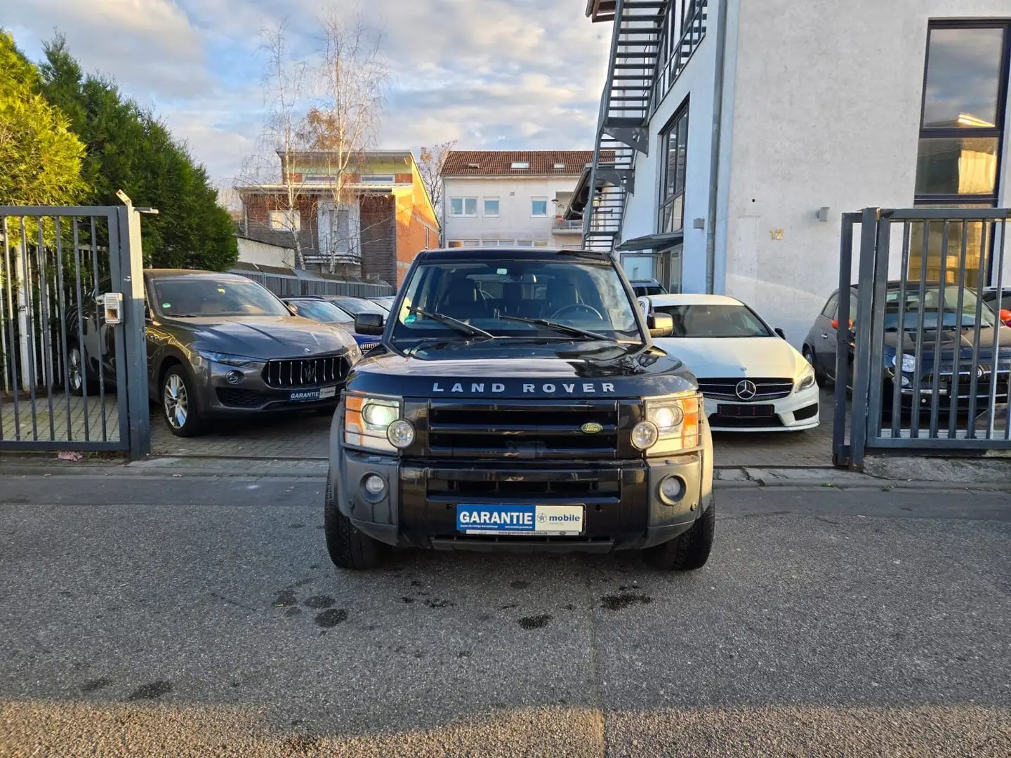 Land Rover Discovery V6 TD HSE Negru - 2